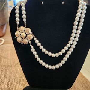 Sarah Coventry White faux Pearl choker Necklace with brooch clasp